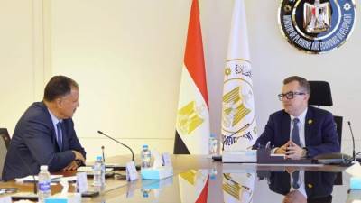 وزير التخطيط يبحث مع مدير المكتب الإقليمي للبنك الإسلامي للتنمية بالقاهرة سبل التعاون المستقبلي