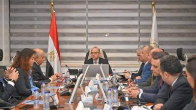 وزير الاستثمار والتجارة الخارجية يبحث مع شركة "شاندونغ لينج لونج" الصينية إنشاء مجمع صناعي متكامل لصناعة إطارات السيارات والمركبات الثقيلة
