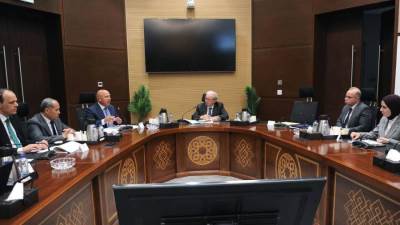 نائب رئيس الوزراء للشئون الاقتصادية يستعرض مع وزير النقل موقف مشروع شبكة القطار الكهربائي السريع