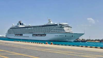 ميناء السخنة التابع لاقتصادية قناة السويس يستقبل السفينة (CRYSTAL SERENITY) بحمولة 1100 فرد