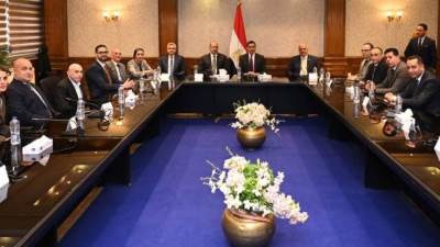 وزير الشباب والرياضة يلتقي رئيس اللجنة الأولمبية المصرية ورؤساء الاتحادات الرياضية