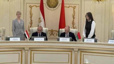 وزير الاستثمار يوقع بروتوكول تعاون شامل مع نظيره البيلاروسي لتعزيز التكامل الاستثماري والتبادل التجاري
