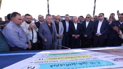  وزير النقل يشهد التشغيل التجريبي للمرحلة الأولى من محور الفشن التنموي ببنى سويف والمرحلتين الثانية والثالثة من محور ديروط التنموي بأسيوط وفتحهم أمام حركة المرور 