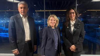 وزيرتا ثقافة مصر وفرنسا تبحثان دعم التبادل الفني والثقافي وتعزيز الشراكات في مجالات صون التراث والسينما والمسرح والموسيقى