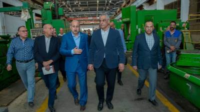 وزير الدولة للإنتاج الحربي في زيارة مفاجئة يطمئن على تنفيذ الخطط الإنتاجية في "أبو زعبل للصناعات الهندسية"