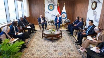  وزير البترول والثروة المعدنية يبحث مع الأمين العام لمنظمة منتجي البترول الأفارقة سبل دفع التكامل الأفريقي في مجالات البترول والغاز 