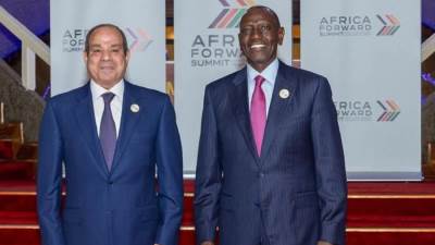 الرئيس السيسي يؤكد اعتزاز مصر بعلاقاتها التاريخية والراسخة مع كينيا على المستويين الرسمي والشعبي