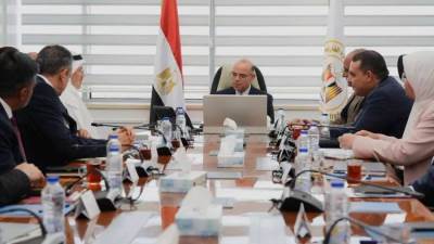 وزير الاستثمار والتجارة الخارجية يبحث مع المؤسسة الدولية الإسلامية لتمويل التجارة تطوير برامج التمويل وبعثات التصدير والتكامل الصناعي