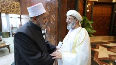 شيخ الأزهر يناقش مع أمين عام الإفتاء العماني سبل تعزيز التعاون المشترك