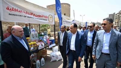 رئيس الوزراء يتفقد معرض "أهلًا بالعيد" بمنطقة الجمالية