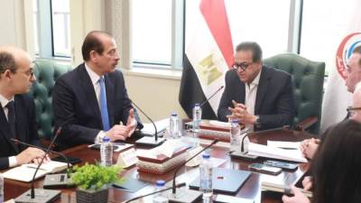 وزير الصحة يناقش مقترح حملة وطنية لرفع الوعي بالأمراض غير المعدية