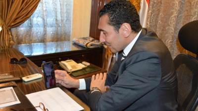 وزير الرياضة يُجري اتصالاً هاتفياً باللاعبة جنا الجندي بعد تتويجها ببرونزية كأس العالم للخماسي الحديث ببلغاريا