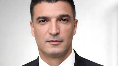 وزير الصناعة يصدر قراراً باعتماد اشتراطات تراخيص مصانع مستحضرات التجميل المعدلة وفقاً لمرجعية المواصفة الدولية (ISO 22716)