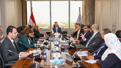 شريف فاروق يعقد اجتماعًا دوريًا لمتابعة مستجدات منظومة كارت الخدمات الحكومية الموحد