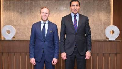 وزير الشباب والرياضة يجتمع بنظيره الفنلندي لبحث تعزيز التعاون المشترك في مجالي الشباب والرياضة