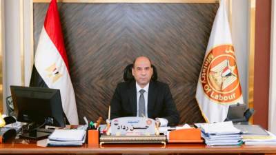 وزير العمل يعلن بدء صرف منحتين "دورية واستثنائية" للعمالة غير المنتظمة بقيمة 767 مليونًا و613 ألف جنيه