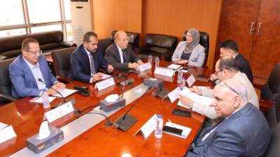 هيئة التنمية الصناعية تبحث سبل تعزيز الاستثمار الصناعي مع جمعية مستثمري العاشر من رمضان
