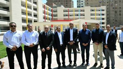 رئيس الوزراء يستجيب لطلبات نواب الجيزة ويؤكد: العمل على استكمال مشروعات الصرف الصحي ومنظومة النظافة وعدد إضافي من المدارس