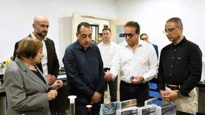 رئيس الوزراء يزور مصنع شركة "إيفا فارما"