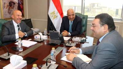 وزير الكهرباء يتابع مع مجموعة "إنكوم" مستجدات وآليات توفير الطاقة الكهربائية اللازمة لإقامة مشروع مركز عالمي للبيانات