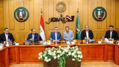 وزير التخطيط والتنمية الاقتصادية يعقد لقاءً موسعًا مع محافظ المنوفية لمناقشة الخطة الاستثمارية وجهود التنمية في مستهل زيارته للمحافظة