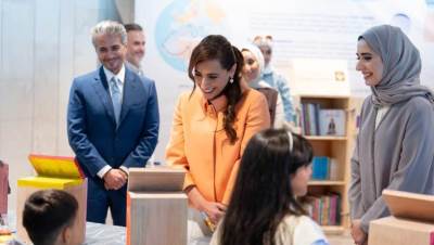 "مؤسسة كلمات" الإماراتية تهدي مكتبة عربية متنقلة إلى "مرحبا بولندا" ضمن مبادرة "تبنَّ مكتبة"