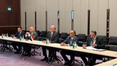 وزير البترول والثروة المعدنية يبحث مع نظيره الأذربيجاني تعميق التعاون القائم في قطاع الطاقة 