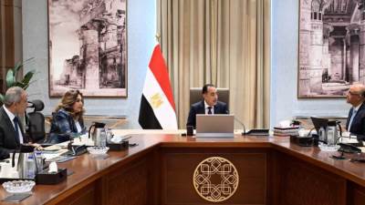 رئيس الوزراء يتابع موقف تنفيذ المشروعات التنموية والخدمية بمحافظة الإسكندرية