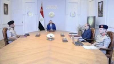 الرئيس السيسى يعقد اجتماعا لمناقشة الملفات والموضوعات المتعلقة بأنشطة القوات المسلحة