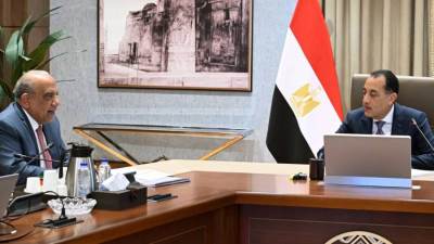 رئيس الوزراء يستعرض الموقف التنفيذي لمشروعات تدعيم الشبكة القومية للكهرباء