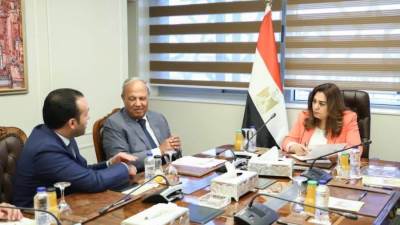 وزيرة التنمية المحلية والبيئة تستقبل عدداً من أعضاء مجلسي النواب والشيوخ لمتابعة بعض الملفات الخدمية واحتياجات المواطنين بالمحافظات