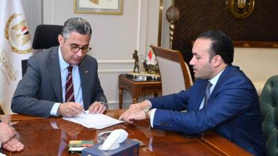 وزير التموين والتجارة الداخلية يلتقي بعدد من أعضاء مجلسي النواب والشيوخ