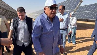  وزير الكهرباء والطاقة المتجددة في زيارة ميدانية إلى مجمع بنبان للطاقة الشمسية قدرة 1465 ميجاوات، ومركز تحكم بنبان