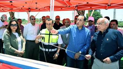 رئيس الوزراء يتفقد مواقع العمل بمشروع رفع كفاءة وتطوير الطريق الدولي الساحلي