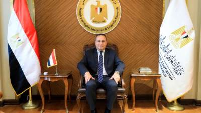 وزير التعليم العالي ورئيس جامعة القاهرة يفتتحان مشروعات طبية بقصر العيني