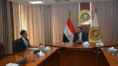 وزير الصناعة يبحث مع شركة جيد تكستايل إيجيبت خططها للتوسع في السوق المصري