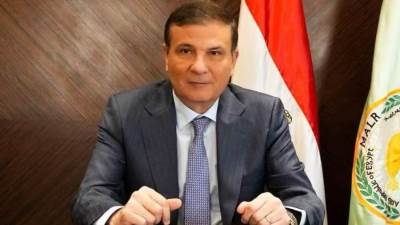 وزير الزراعة يتابع انتظام عمليات صرف الأسمدة بجميع المديريات.. ويوجّه باستمرار العمل خلال العطلات