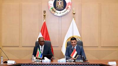 وزير الصناعة يبحث مع وزير التجارة والصناعة والمنافسة الجنوب إفريقي سبل تعزيز التعاون الاقتصادي وتحقيق التكامل الصناعي بين البلدين 