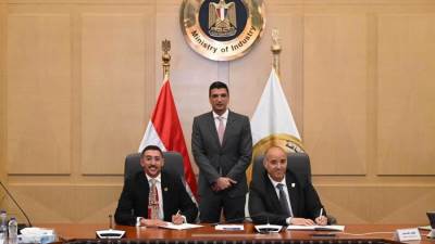 وزير الصناعة يشهد توقيع بروتوكول استراتيجي لتعزيز الابتكار الهندسي وتأهيل جيل جديد من مهندسي السيارات بجامعة القاهرة