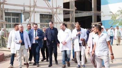 نائب وزير الصحة يتفقد المنشآت الصحية بالشرقية ويوجه بتوفير كرسي أسنان بمركز طبي منيا القمح وصرف مكافأة للمتميزين