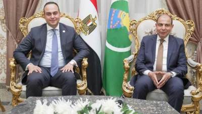 محافظ المنيا يستقبل مجلس إدارة الهيئة العامة للرعاية الصحية قبيل انعقاد الاجتماع الدوري رقم (99) للمجلس والأول بالمحافظة