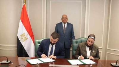 وزير الكهرباء يشهد مراسم توقيع مذكرة تفاهم بين الشركة المصرية لنقل الكهرباء وشركة "هيكا داتا"