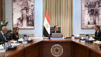 رئيس الوزراء يتابع مع محافظ القليوبية الموقف التنفيذي لعدد من المشروعات التنموية والخدمية