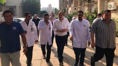 نائب وزير الصحة يجري جولة تفقدية موسعة بالمنشآت الصحية في الدقهلية ويوجه بمكافآت للمتميزين وتحقيقات للمقصرين