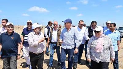 وزير الري يتابع الموقف التنفيذي لمشروع حماية الشواطئ عند حائط رشيد بمحافظة كفر الشيخ