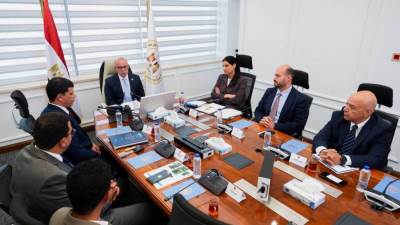 وزير الاستثمار يلتقي مؤسس شركة EVRAID دعمًا للشركات الناشئة التي توطن تكنولوجيا المركبات الكهربائية