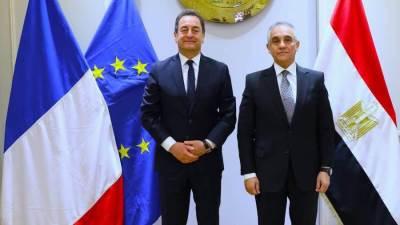 وزير العدل يستقبل سفير جمهورية فرنسا بالقاهرة لبحث أفق التعاون القضائي المشترك