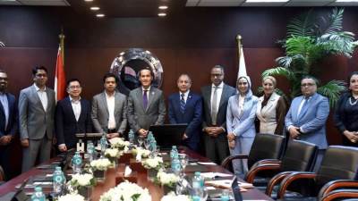 الهيئة العامة للاستثمار والمناطق الحرة وإنتربرايز سنغافورة تبحثان تعزيز التعاون الاستثماري بين البلدين