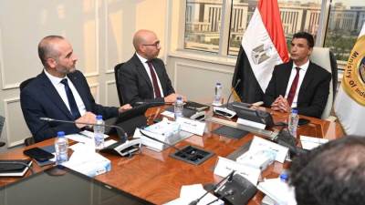 وزير الصناعة يبحث مع رئيس شركة ABB مصر المتخصصة في الصناعات الكهربائية خطط الشركة التوسعية في السوق المصري ودورها في المشروعات القومية