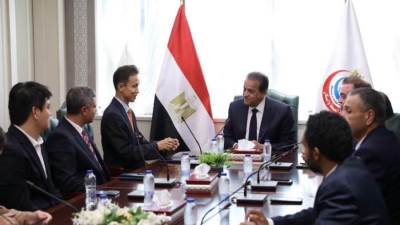 وزير الصحة يبحث مع شركة سامسونج للإلكترونيات في مصر تعزيز التعاون في دعم التدريب الطبي والتحول الرقمي